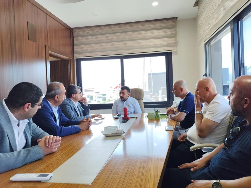 Merhum Nizamettin Memiş’in vefatı nedeniyle Suat Memiş ve kardeşlerine taziye ziyaretinde bulunduk.