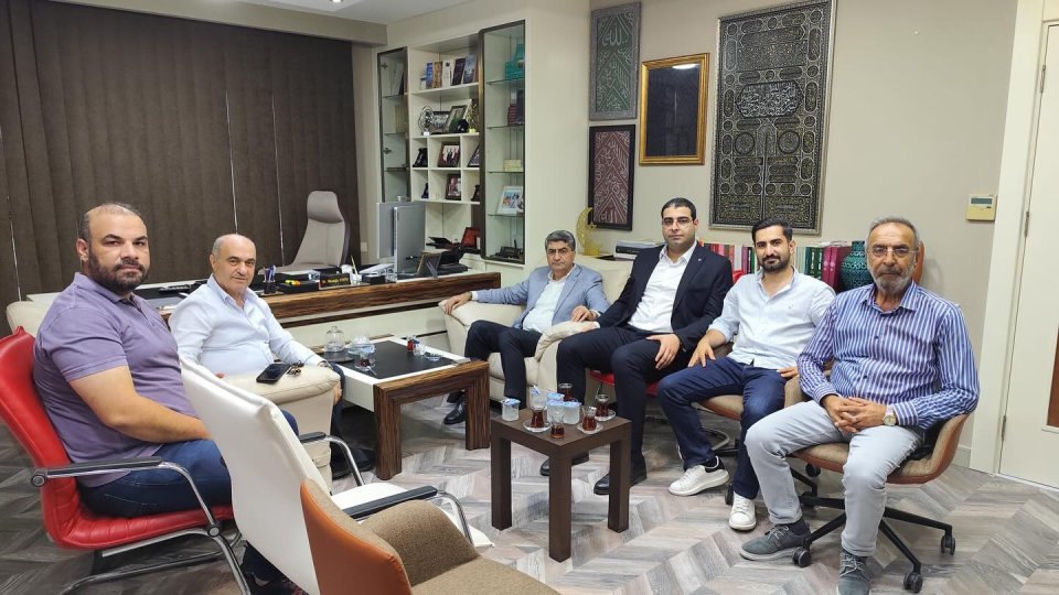 Merhum Zeynep Erim için eşi Mustafa Erim hocamıza taziye ziyaretinde bulunduk.