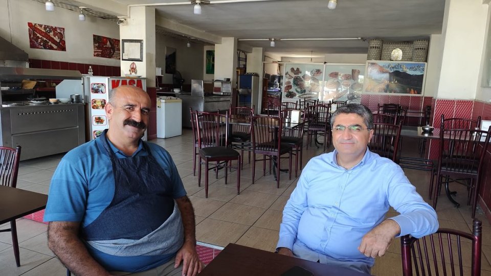 Mersin’de esnaf hemşehrimiz İbrahim Çoban‘ı iş yerinde ziyaret ettik.