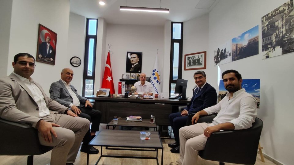 Mersin Kent Konseyi Başkanımız Alper Girgeç'i makamında ziyaret ettik.