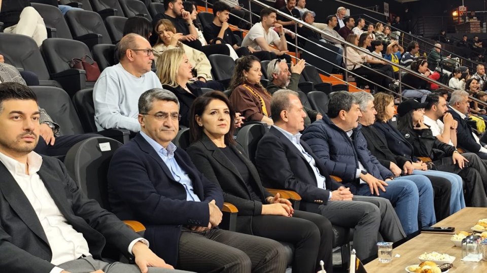 Mersin Spor Kulübü MSK ile Onvo Büyükçekmece Basketbol arasında oynanan karşılaşmayı Servet Tazegül Spor Salonu’nda takip ettik.