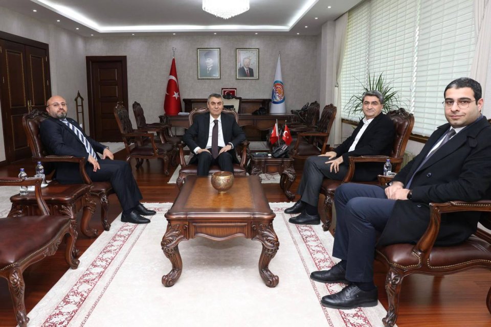 Mersin Valiliği’ne atanan Atilla Toros’u makamında ziyaret