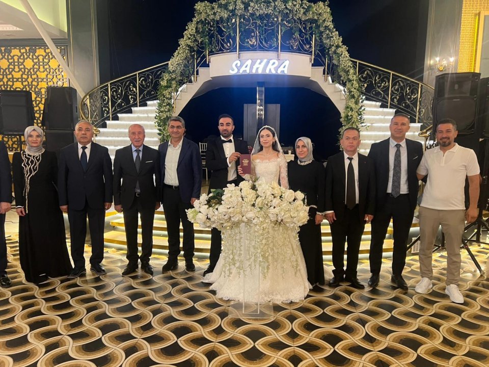 Sevgili yeğenim Enes’in, Betül ile hayatlarını birleştirmesine şahitlik ettik