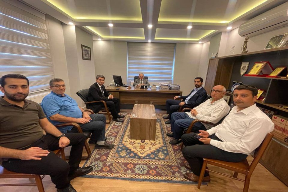 Türkiye Barolar Birliği Başkanı Erinç Sağkan’ın katılımı ile meslekte 50. yıl plaketi takdim edilen Avukat Zeki Ekmen’i ziyaret ettik.