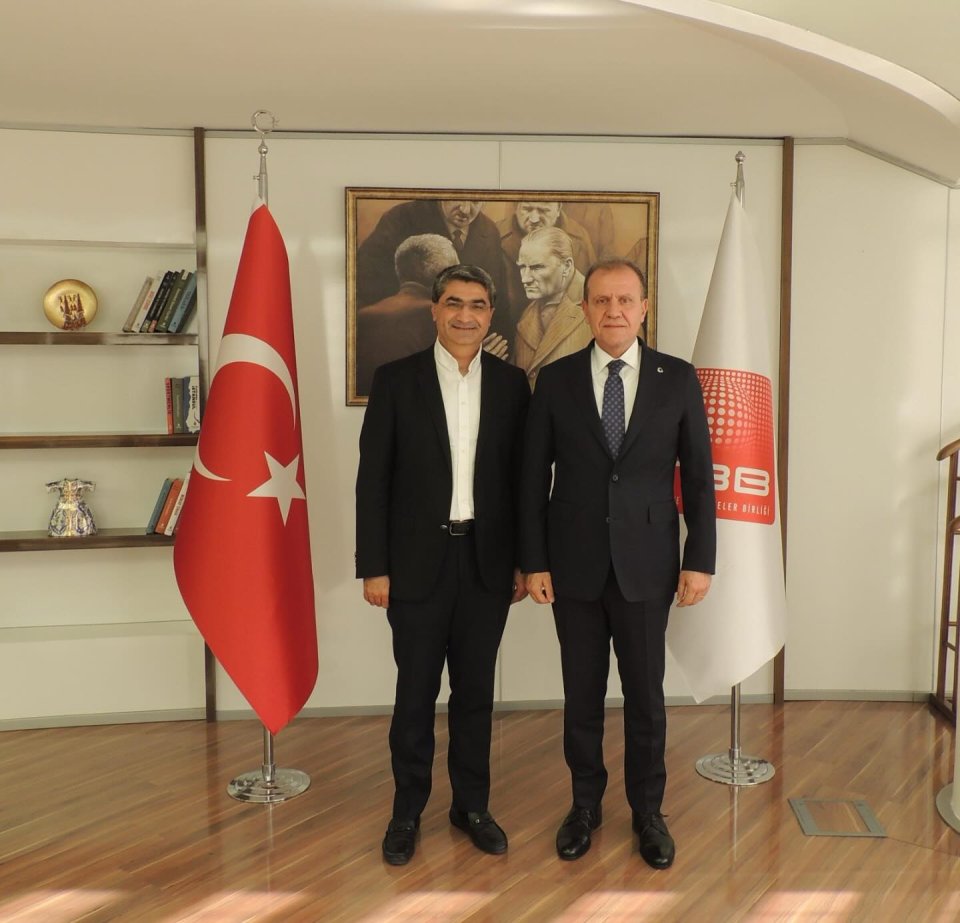 Türkiye Belediyeler Birliği Başkanvekilliğine seçilen Mersin Büyükşehir Belediye Başkanımız Sn. Vahap Seçer’i, Belediyeler Birliği makamında ziyaret ettim