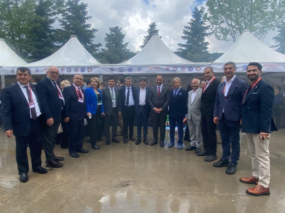 ürkiye Odalar ve Borsalar Birliği (TOBB) Genel Kurulu vesilesiyle; Mersin, Tarsus, Silifke ve Erdemli Ticaret ve Sanayi Odalarımız, Deniz Ticaret Odamız ve Ticaret Borsalarımızla Ankara’da bir araya geldik.