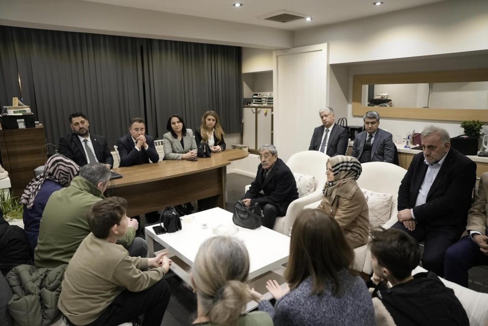 Yakınlarını trafik kazalarında kaybedip adalet arayan aileler Bursa’da Genel Başkanımıza adalet arayışlarını anlattılar.