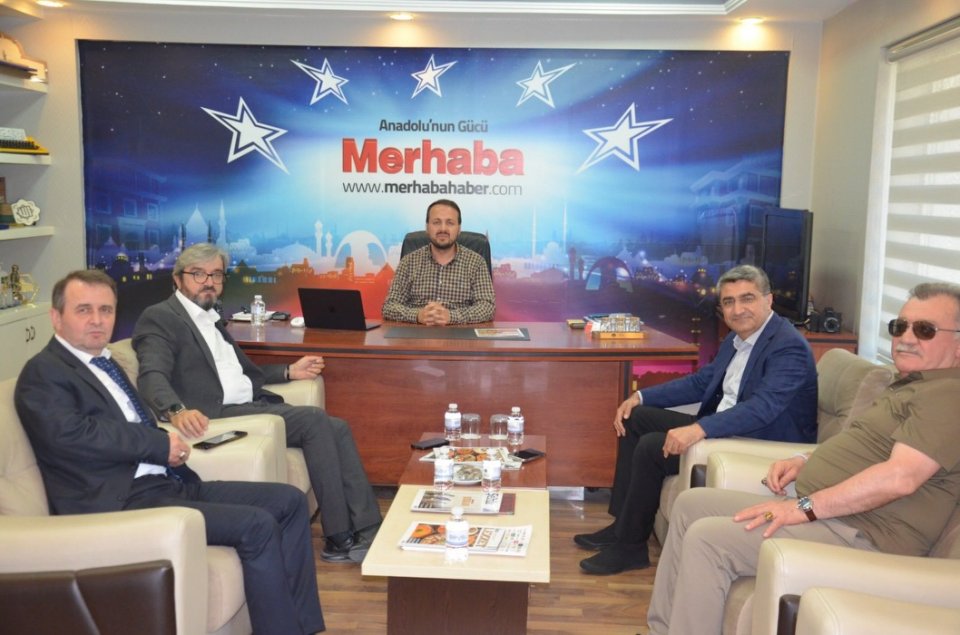 Yerel basının önemli temsilcilerinden Merhaba Gazetesi’ni ziyaret ederek, İmtiyaz Sahibi Sayın Halid Şen ve ekibiyle bir araya geldik.